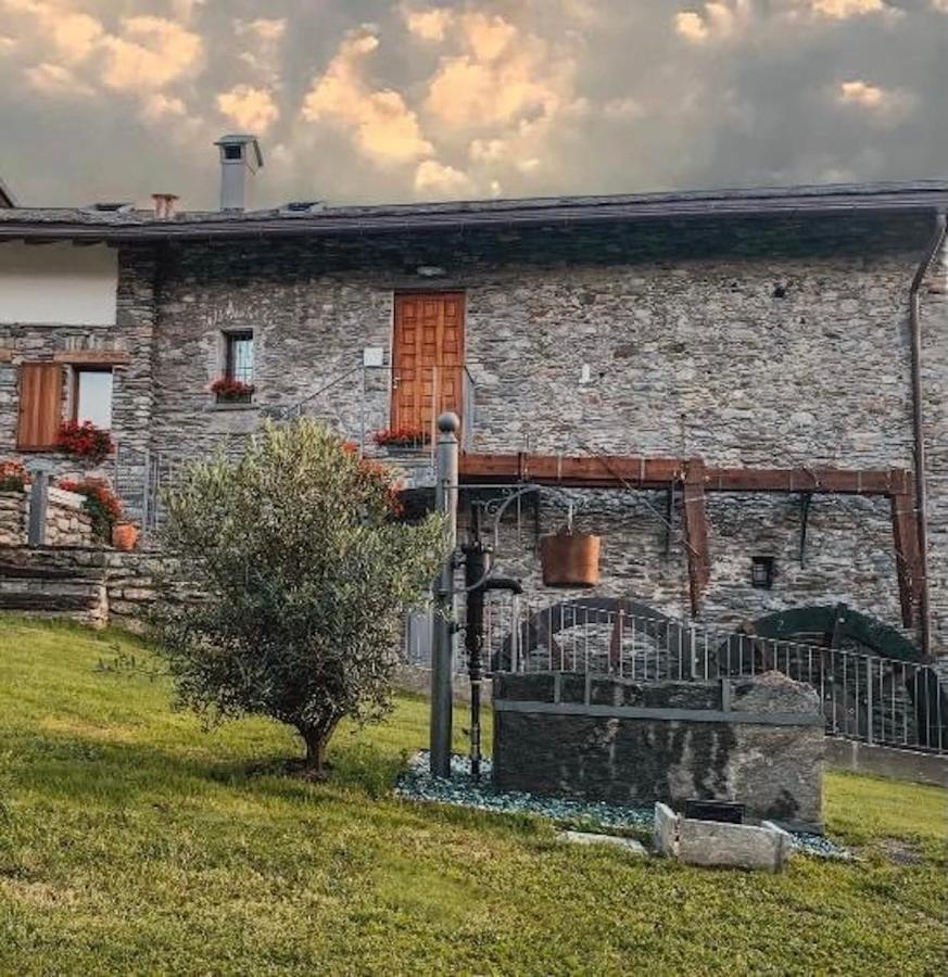 La Roggia - Lake Como Heritage Home In Molino Maufet Watermill - Patio On The Garden Colico Exteriér fotografie